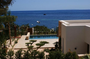 Hotels in Cala Llenya